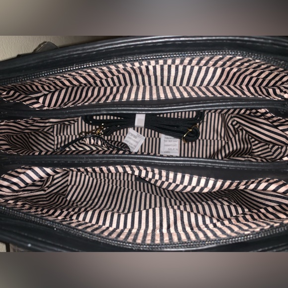 NWOT Black convertible shoulder bag - Picture 2 of 3